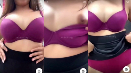 Desi Girl Gets Horny And Flashes Her Perfect Boobs For The Fans SD (2026)