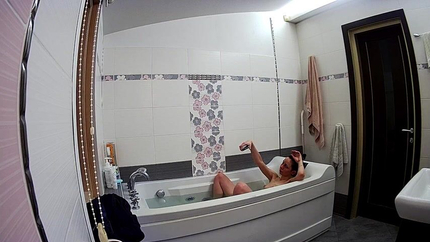 Stella Relaxing In The Bathtub SD (2026)