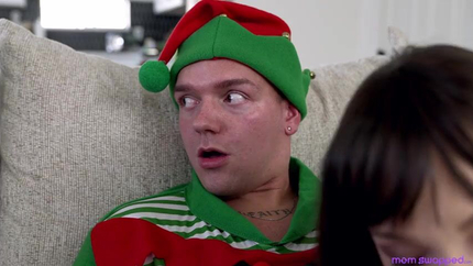 Lexi Luna, Dee Williams - Momswapped Swapping Moms For Christmas 1920.mp4 - Dee Williams SD (2026)