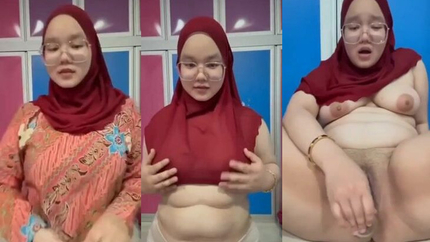 Ukhti Kacamata Chubby Colmek Pake Dildo SD (2026)
