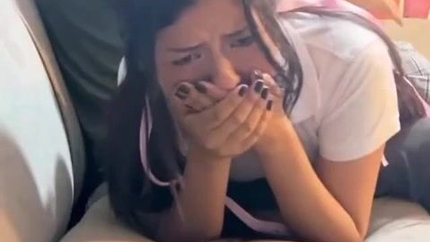 Colegiala Malgona Es Castigada Por Su Padrastro Y Se Comienza A Excitar SD (2026)