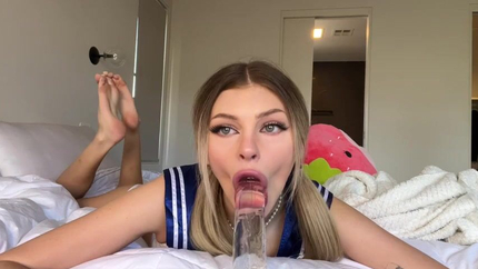 Pretty Blonde Sucking SD (2026)