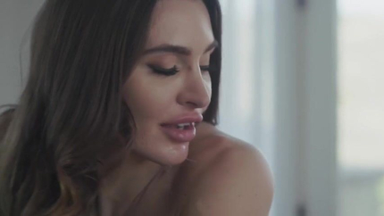 Ella Reese, Ryan Mclane - Ella Reese - The Neighbor SD (2026)