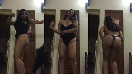 Desi Hot Milf Striptease SD (2026)