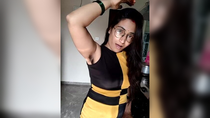 DESI BHABHI IN SAREE SEXY SD (2026)