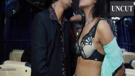 Love On Moving Bus – S01E04 – 2021 – UNCUT Hindi Web Series SD (2026)