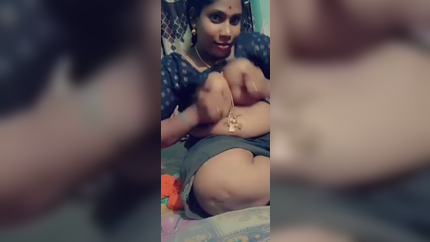 Tamil Aunty Thangam Aka Mukta Valli Instagram Exclusive Photos And Live Video SD (2026)