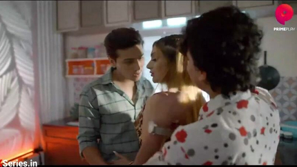 Dono Bhanje Ne Sexy Mami Ko Nanga Karke Kiya Sex. Mami Ki Sexy Gand Me Cake Laga Kar Pela. Ullu Indian Web Series. Nadaan Ep 6 SD (2026)