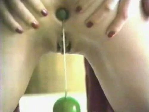 Amazing Gift For Her Husband - Vintage Video With Anal Gaping - Anal Insertion, Closeup [HD/Mp4/1000 MB]