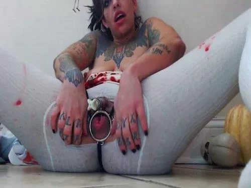 Extremistkinkster horror clit pump with tattooed bloody goddess teen - Teen Fisting, Hairy Pussy [SD/MPEG-4/1.19 GB]
