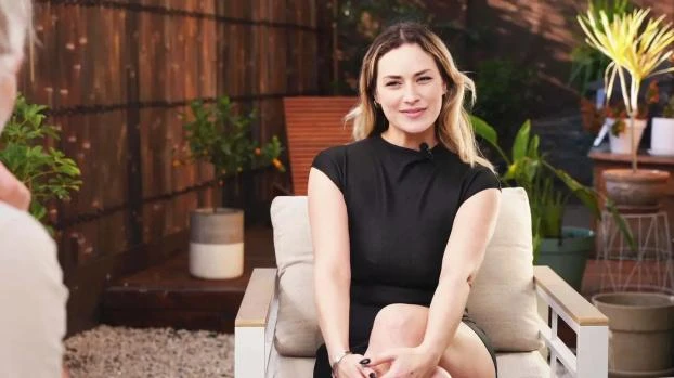 27 years old, civil servant in Lyon! with Nathalie - 2025/FullHD