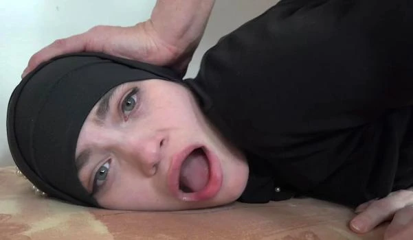 - Guy fucks his hijab wife because he is horny with Nicole Rae - 2025/FullHD